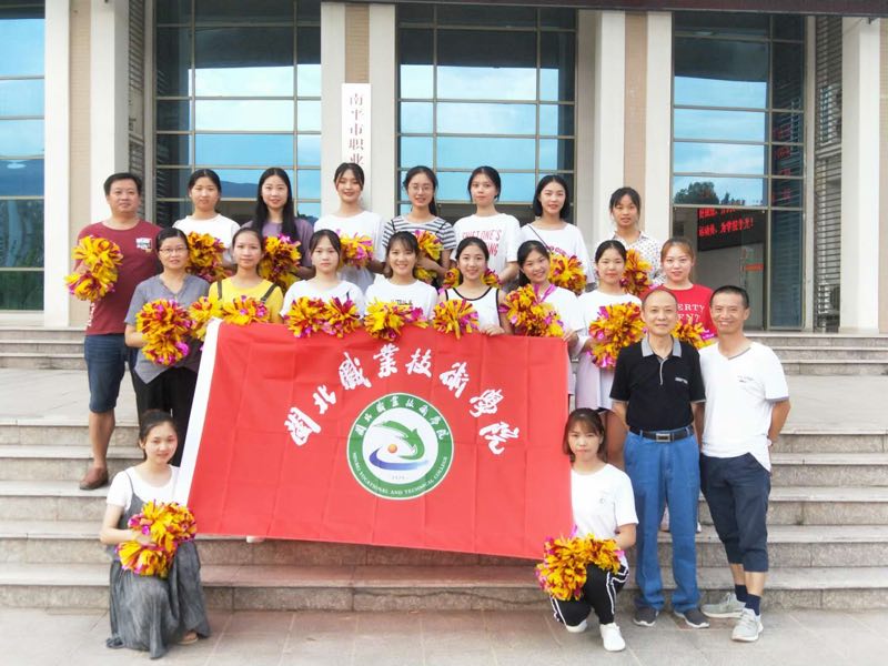 啦啦操出征图片.jpg 啦啦操出征图片.jpg