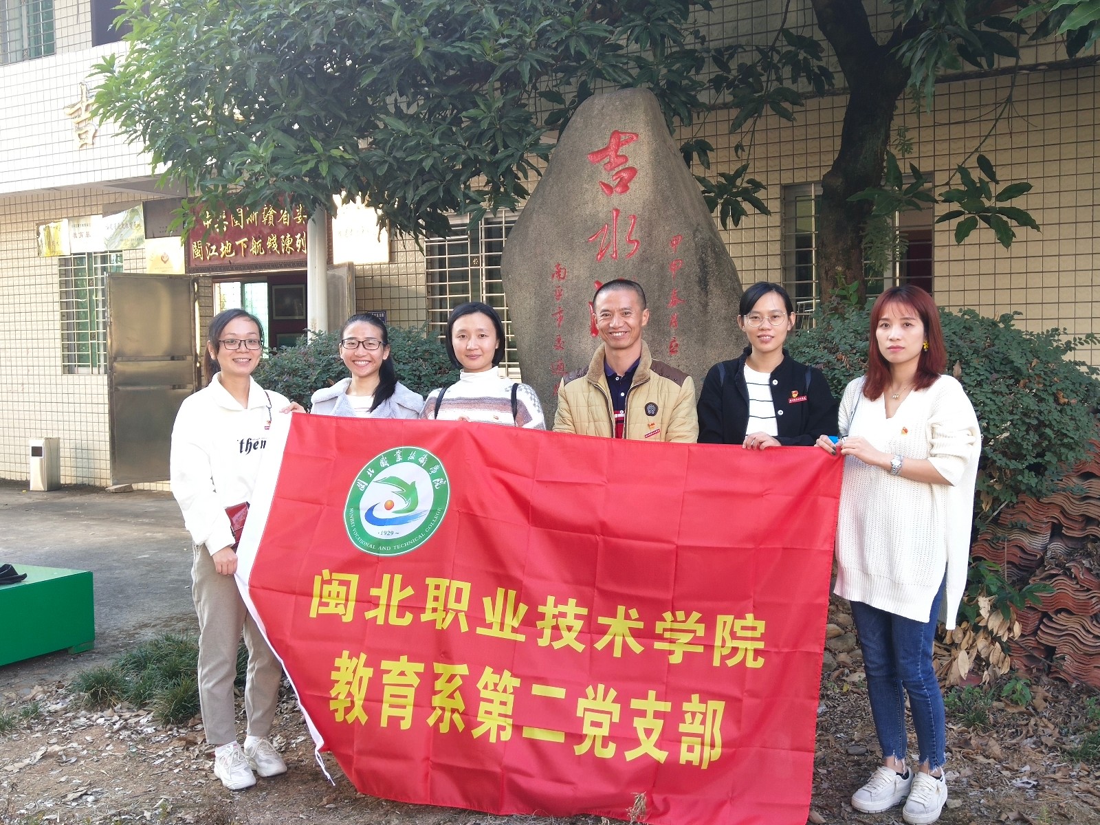 地下航线.jpg 地下航线.jpg