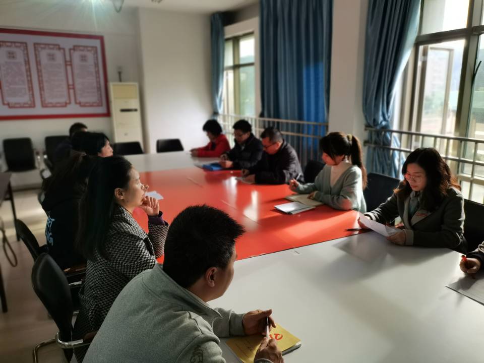 预备党员杨成菊同志表态.jpg