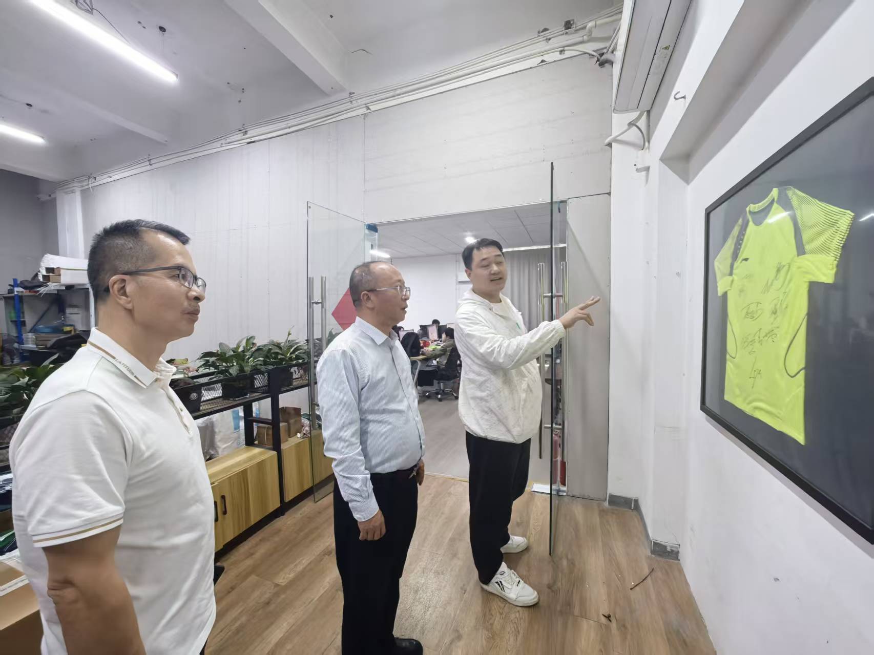 08 乐善运动-企业参观.jpg 08 乐善运动-企业参观.jpg