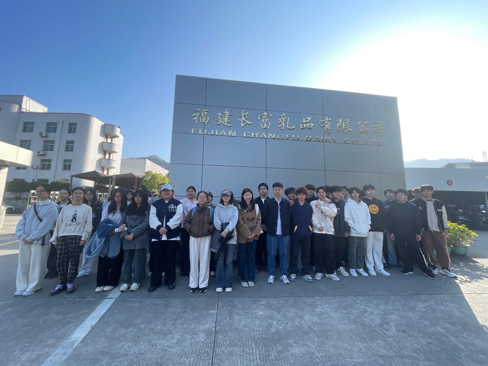 合照3.jpeg 合照3.jpeg