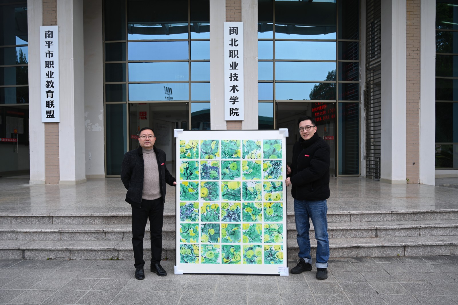 青出硕果1.JPG 青出硕果1.JPG